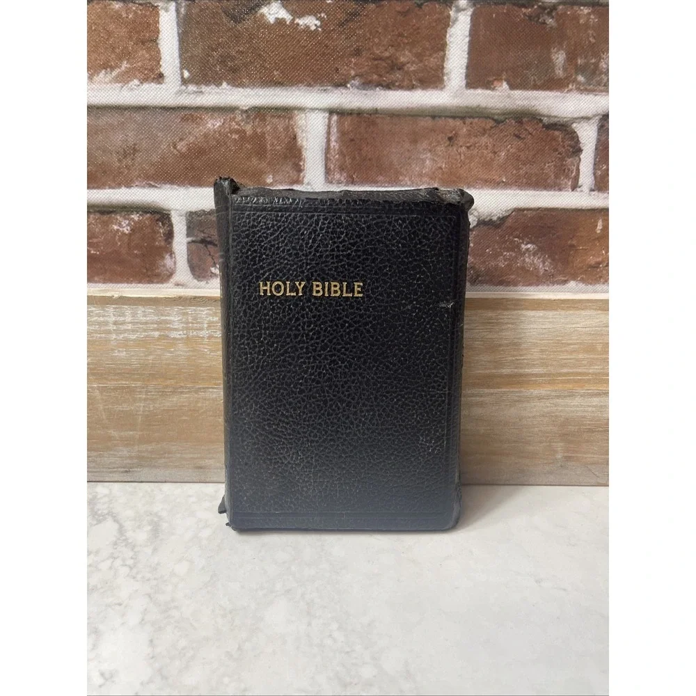 Vintage Holy Bible KJV Zipper Black